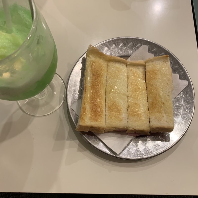 ハムチーズトースト(珈琲 ハトヤ)