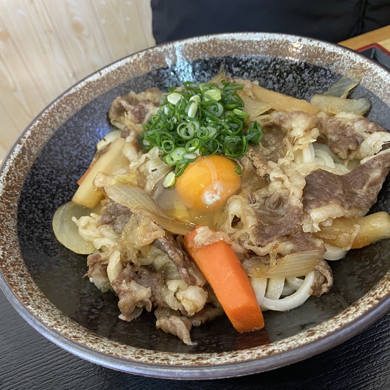 牛卵すき焼きうどん(まつばら )