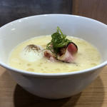 白トリュフオイル香る鶏白湯麺	(らーめん MAIKAGURA)