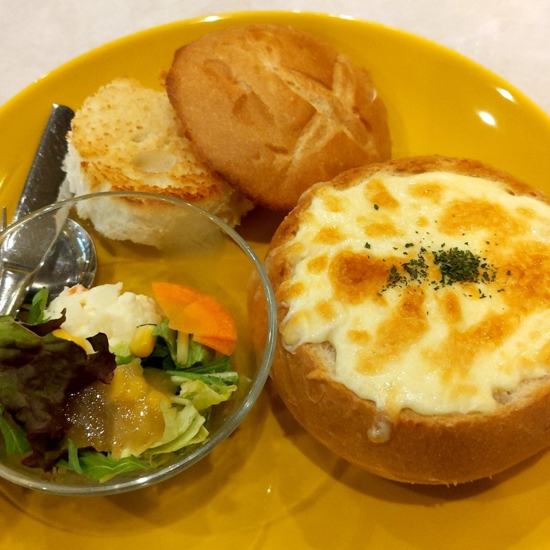 グラタンパン　サラダ付(珈琲館 多賀城店 （コーヒーカン）)