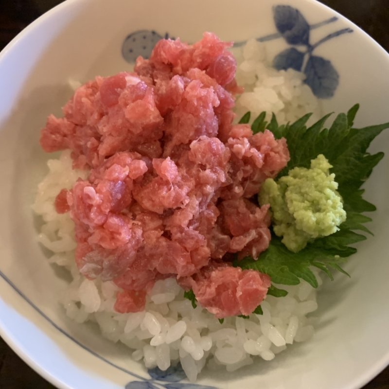 本まぐろ丼(小)(茶房 古久)
