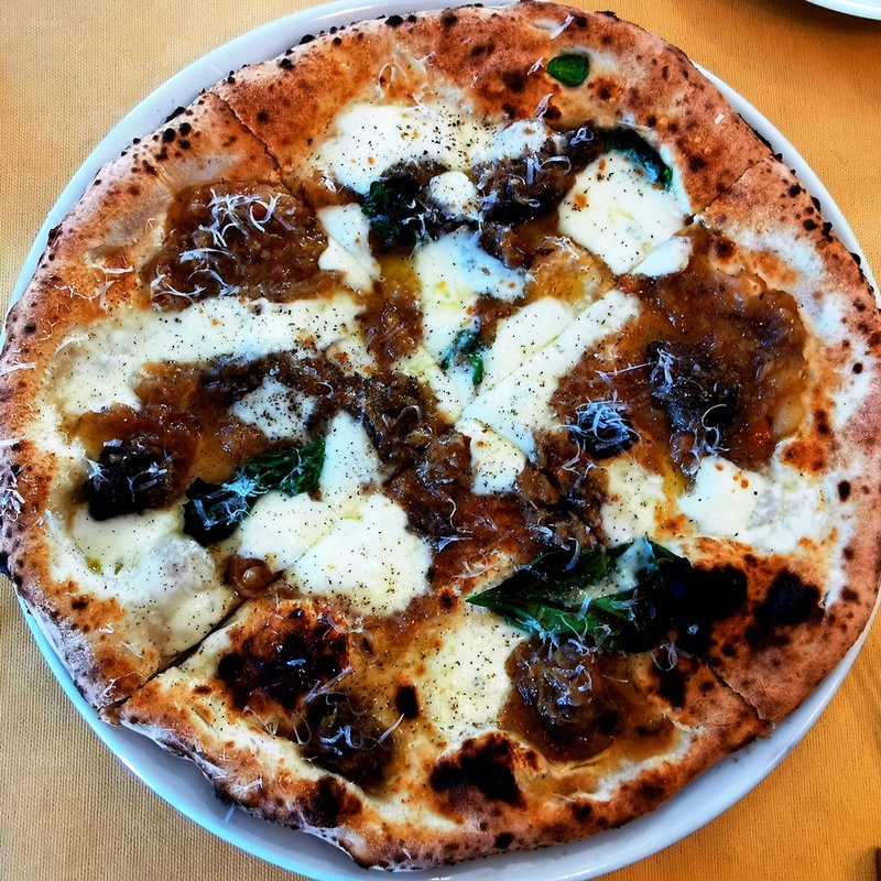 ナポリのジェノベーゼ(ピッツェリア トニーノ)