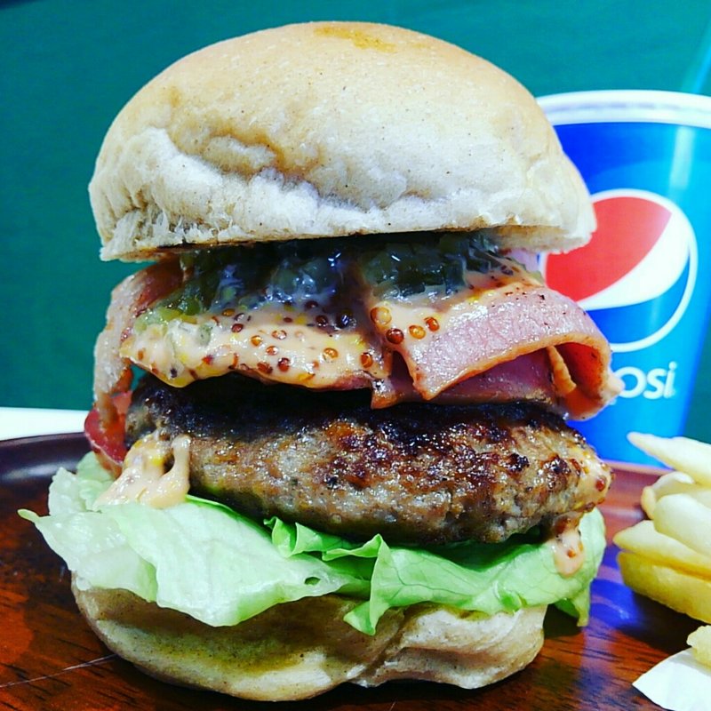 ベーコンエッグバーガー(MARuu Burger & Cafe (マルーバーガーアンドカフェ))