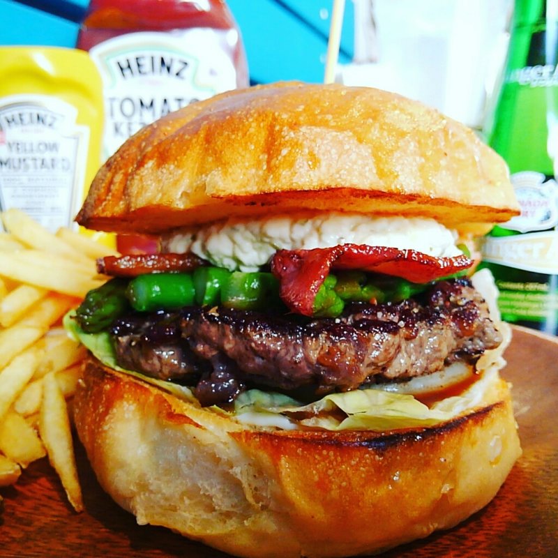 アスパラベーコンタルタルバーガー(Gano's Burgers)