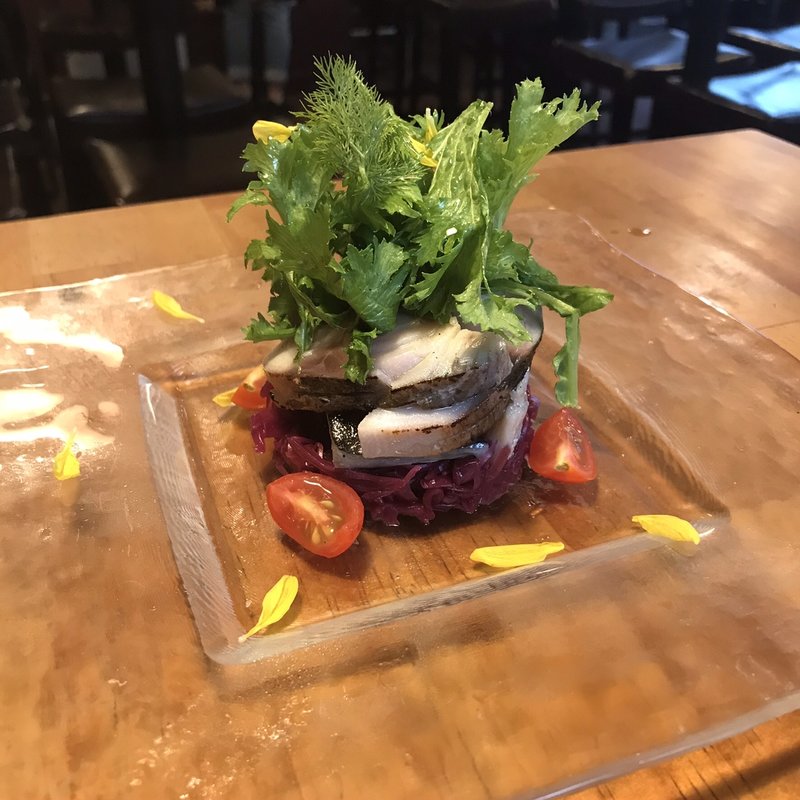 しめ鯖のマリネ(東京ワインバル八十郎 築地店)