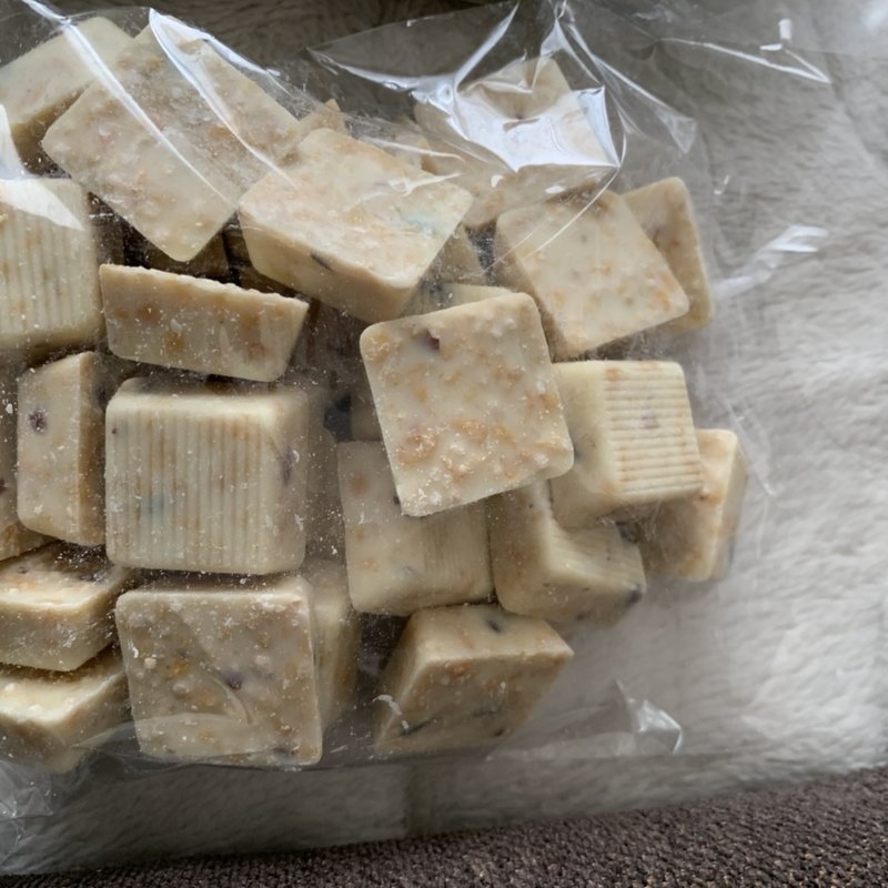 ホワイトクランチ(平塚製菓株式会社)