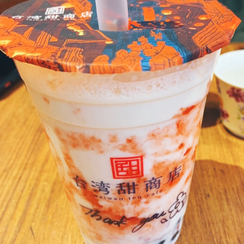 いちご豆乳(台湾甜商店　阪急高槻市駅店)