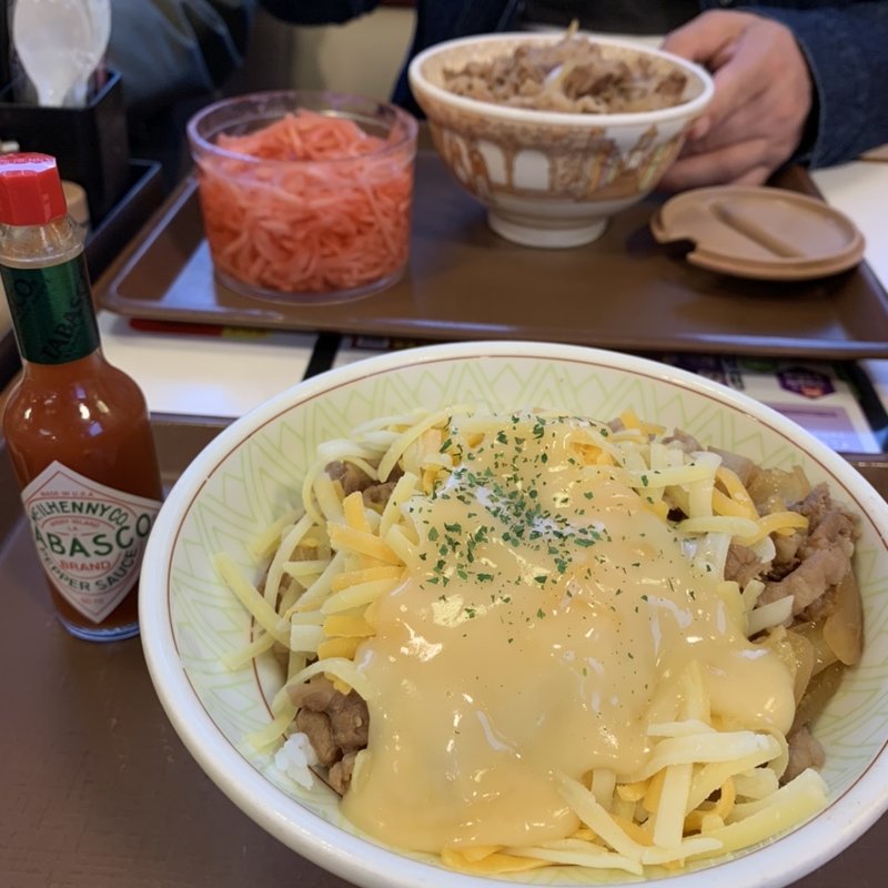 とろ〜り3種のチーズ牛丼(中盛)(すき家 川西火打店 )
