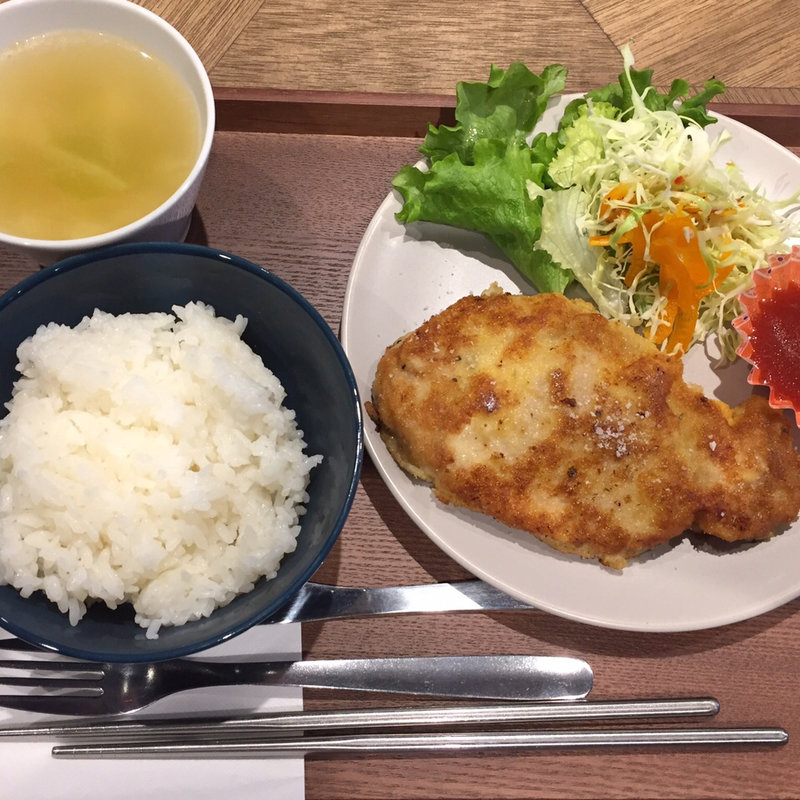 ポークピカタ(cony&toad)