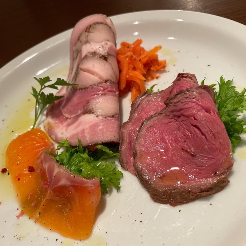 少人数で広々完全個室！約1kgの骨付きリブロース”トマホーク”など全5品(サクレフルール)