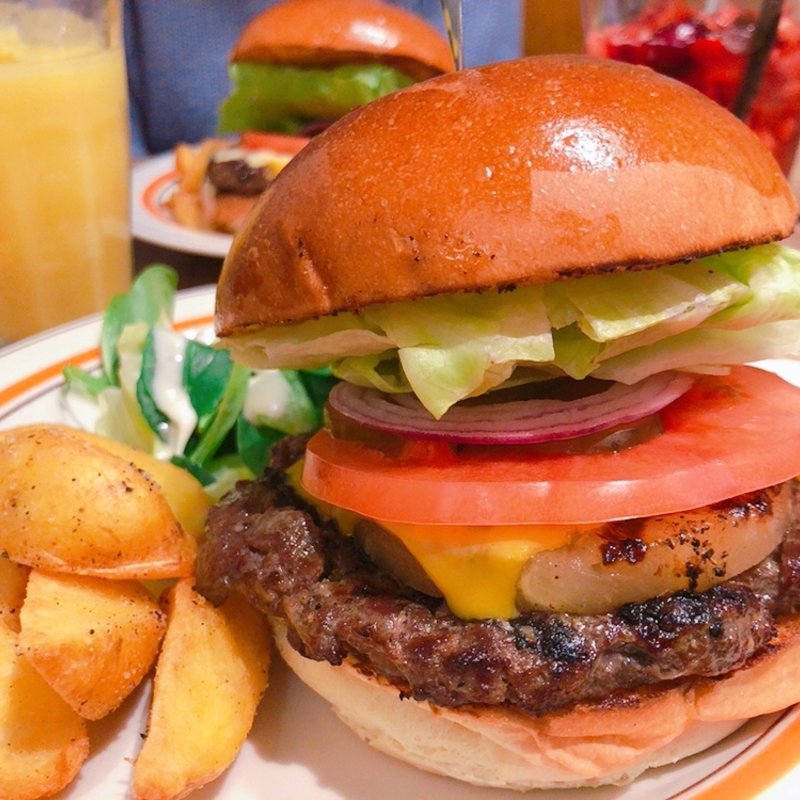 パイナップルチーズバーガー(ザ ブッチャー （THE BUTCHER）)