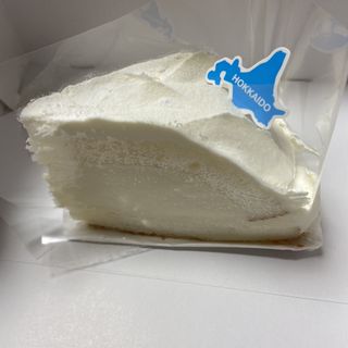 北海道産5種のチーズを使ったこだわりレアチーズ(コージーコーナー)