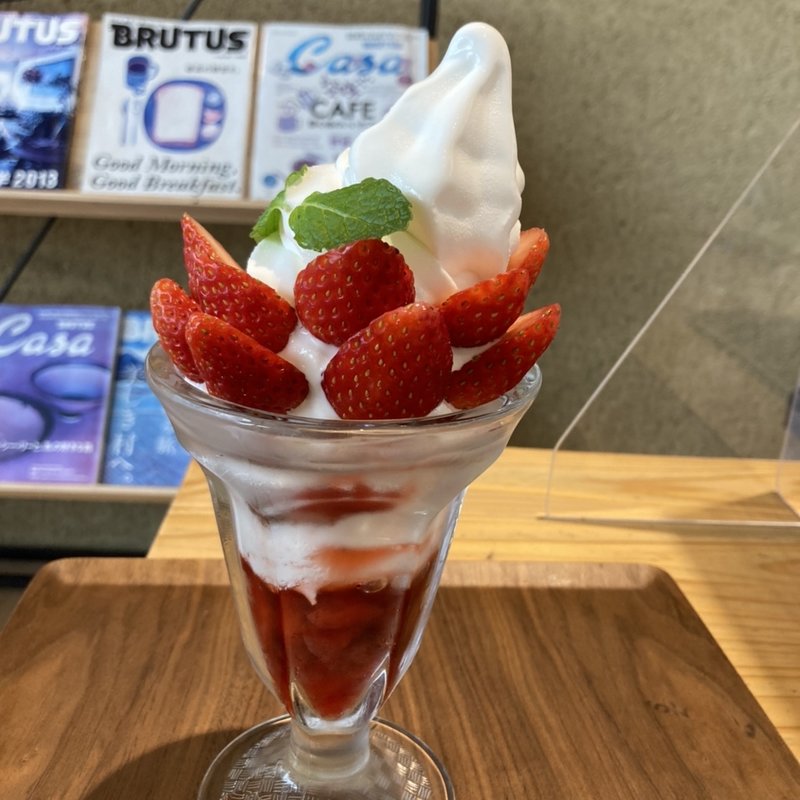 いちごパフェ(道の駅ましこ)