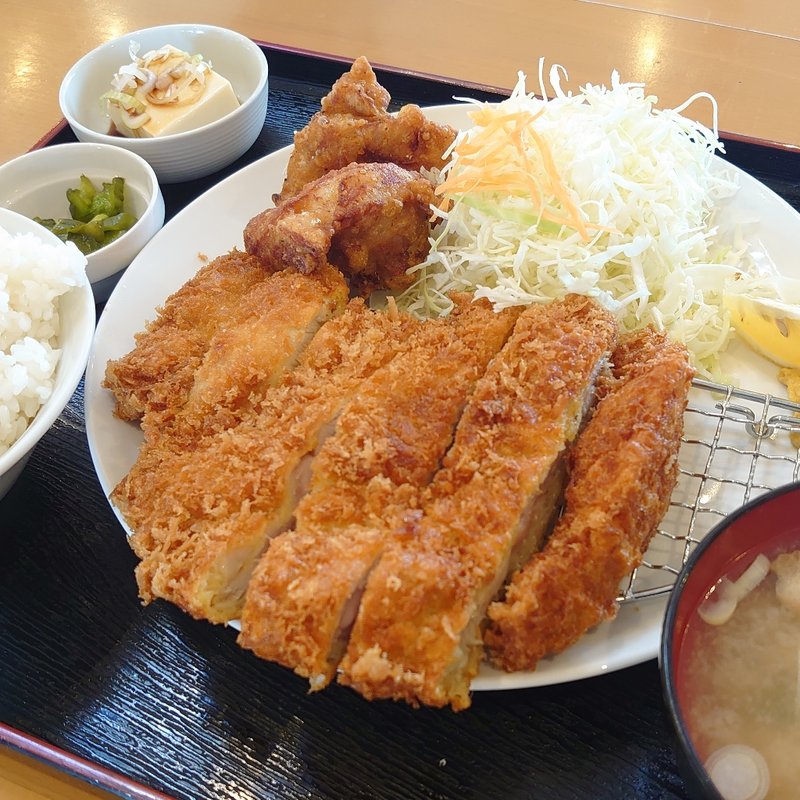 ジャンボチキンカツ定食＋唐揚げ2(下妻食堂 陽陽 )