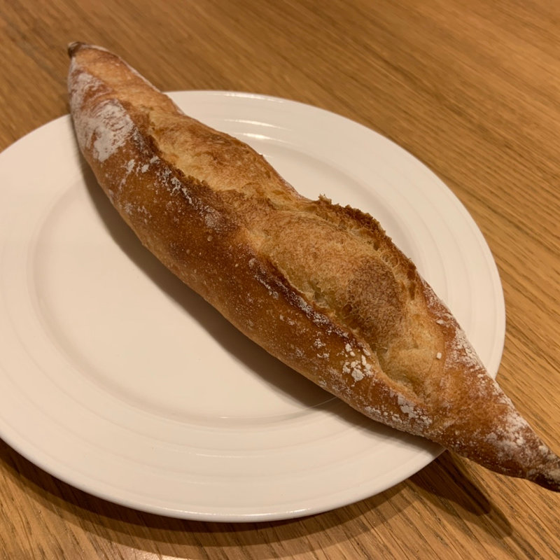 ミニバゲット(Boulangerie et Cafe Main Mano)