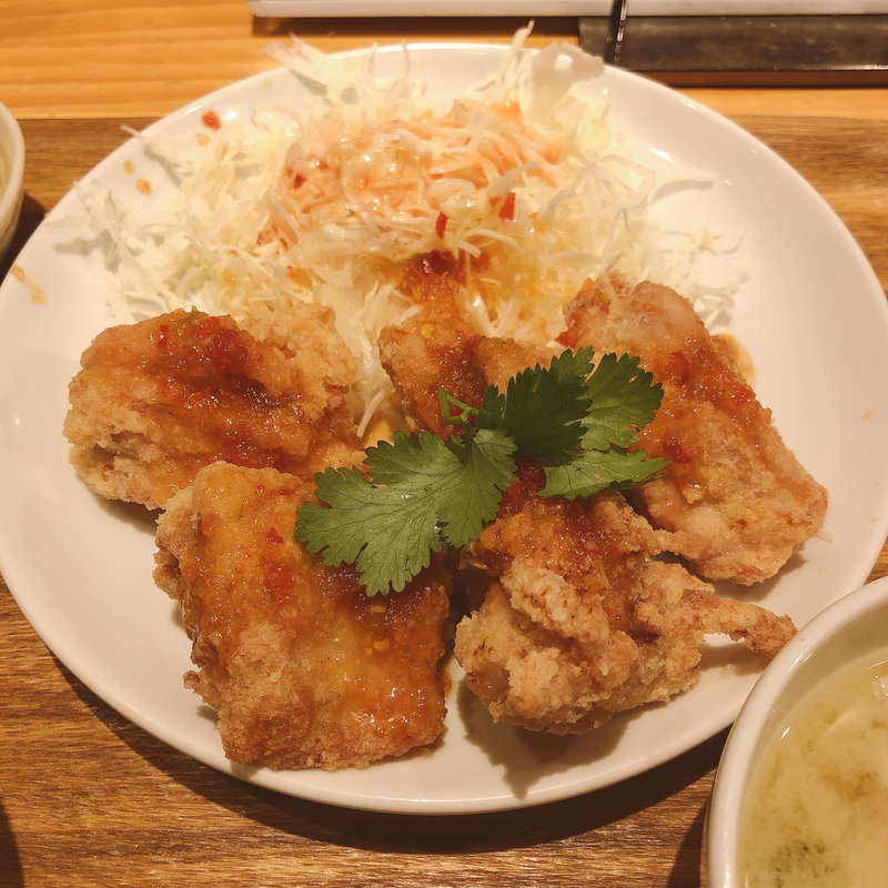 鶏もも唐揚げ定食 エスニック(らんまん食堂 京橋店)