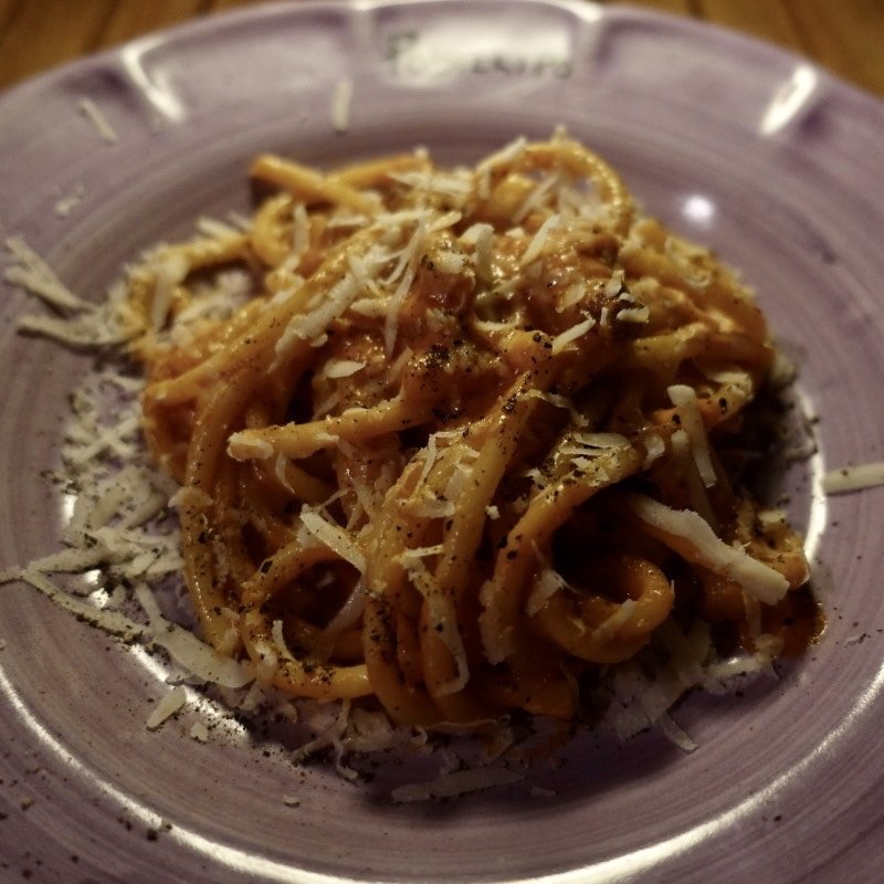 グアンチャーレと炒め玉葱のアマトリチャーナ(POSILLIPO -cucina meridionale- （ポジリポ -クッチーナ メリディオナーレ）)