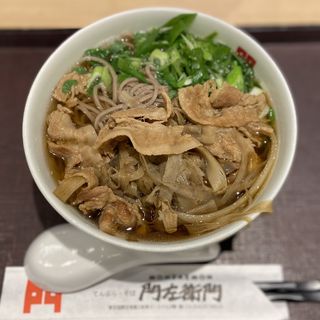 肉と柱ごぼう蕎麦(てんぷら・そば 門左衛門)