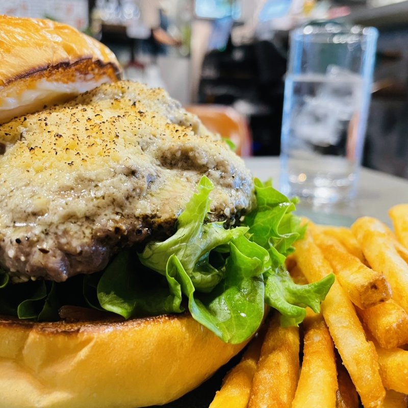 unknown burger(GREEDY FOX BURGER)