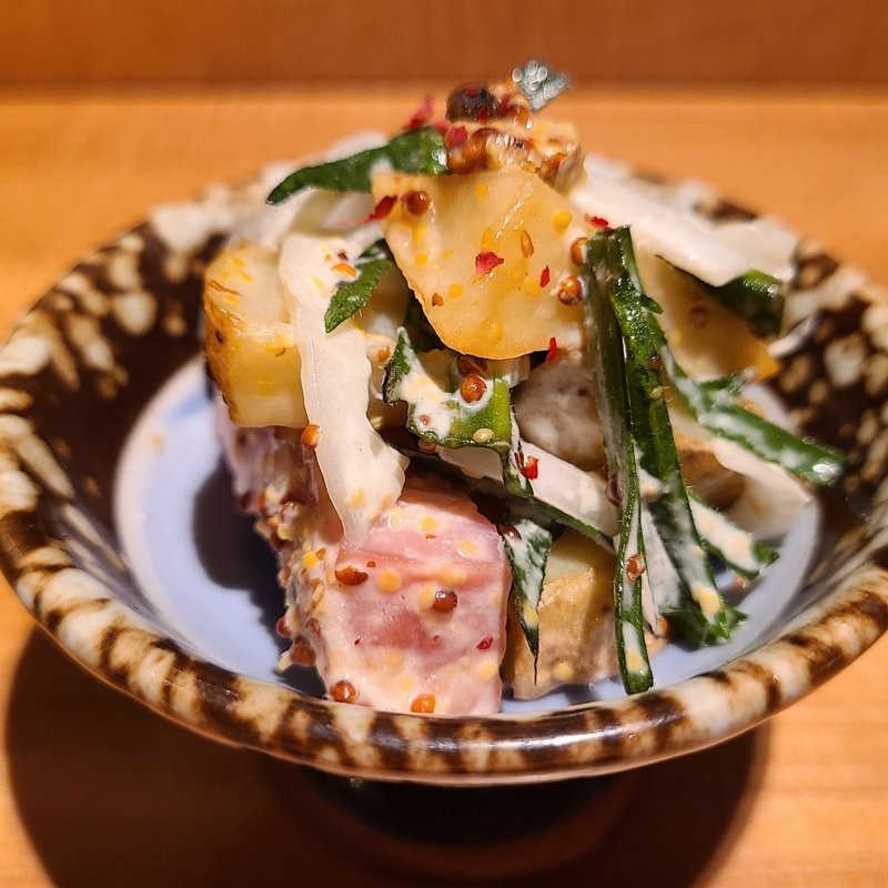 エルバステラと新玉ねぎのポテトサラダ(酒 秀治郎)