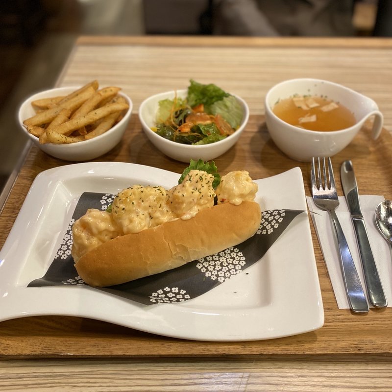 エビマヨドッグ(洋風セット)(ドッグサンド&ふわふわおにぎり びびっど)