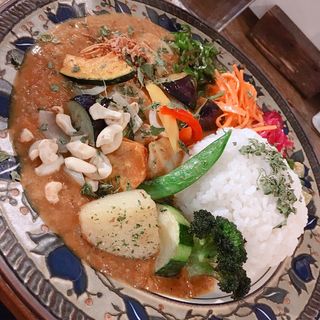 スパイシーチキンカリィ ( もりもり野菜、侍.ザンギ 、ルゥ大盛り )(Mikazuki curry SAMURAI. 下北沢店)