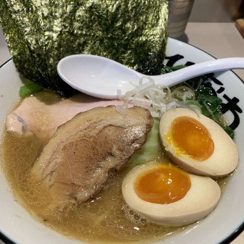 ひなわラーメン(地鶏豚骨らーめん　ひなわ)