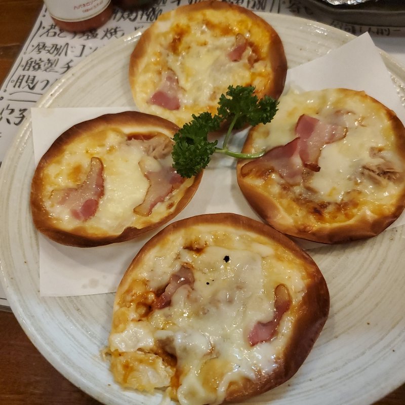 ワンタンピザ(とんかつ光助)