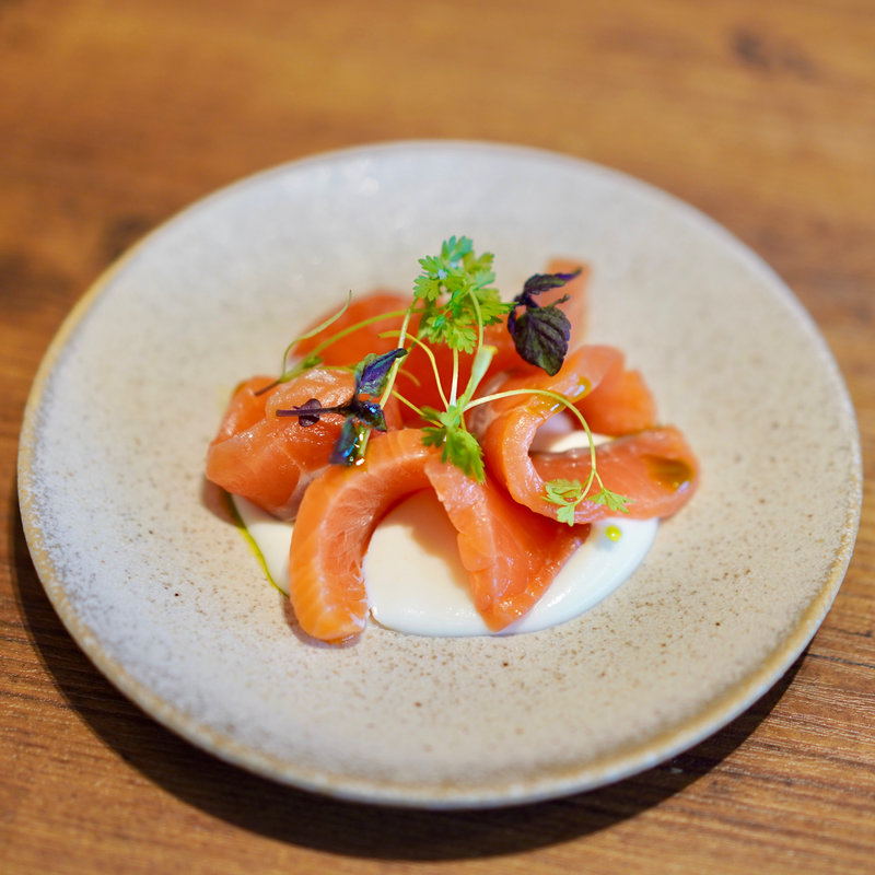 ASC燻製銀鮭とカリフラワームース(Sincere Blue)