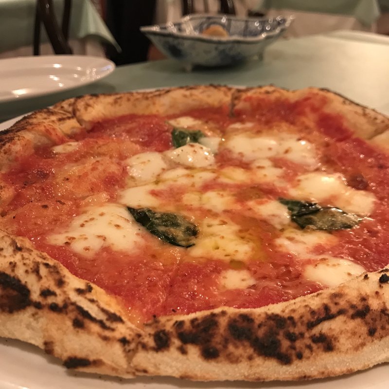 ピッツァ　マルゲリータ(カルミネ（Cucina Italiana CARMINE）)