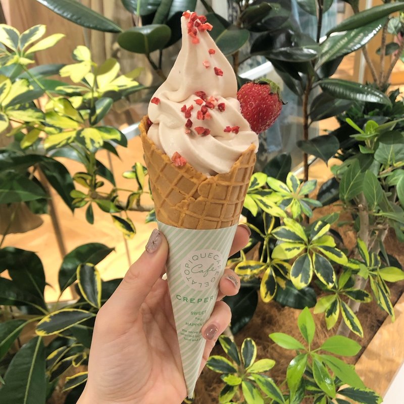 ストロベリーチーズクリームソフト(ジェラート ピケ カフェ クレープ リー)