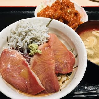 ぶりマグロしらす丼(tensui)