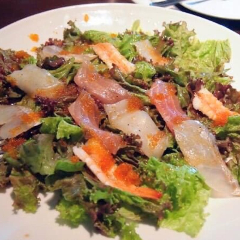 シーフード刺身のサラダ(SHUTTERS 自由が丘)