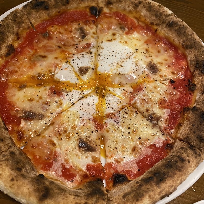 半熟卵とアンチョビ(PICO)