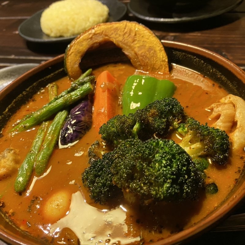 スープカレー　ヤサイにチキントッピング(Asian Bar RAMAI 横浜伊勢佐木モール店)