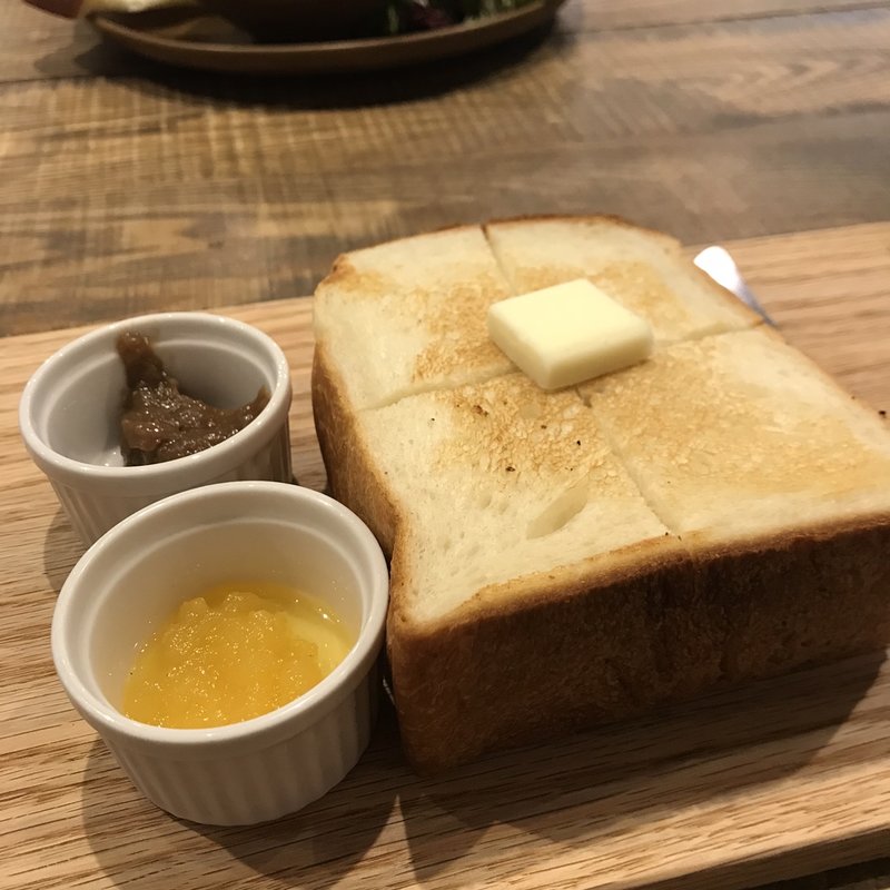 厚切りトースト(オハコルテベーカリー )