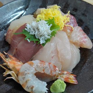 地魚海鮮丼(四季の海鮮 魚々味 （ととみ）)