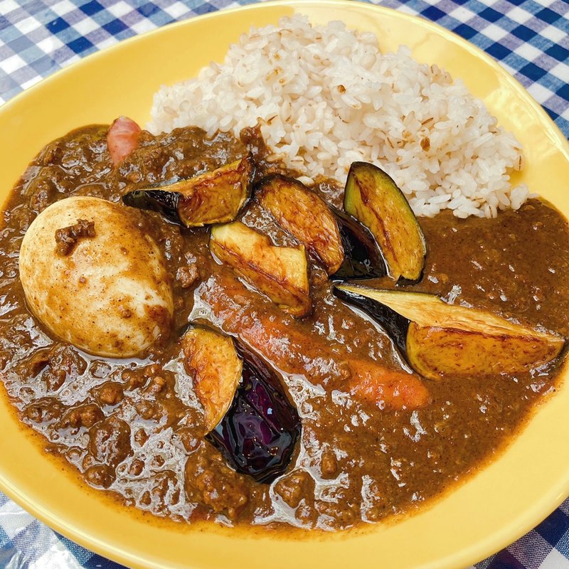 キーマカレー（トッピング:ソーセージ、茹でタマゴ）(アッチャカーナ)