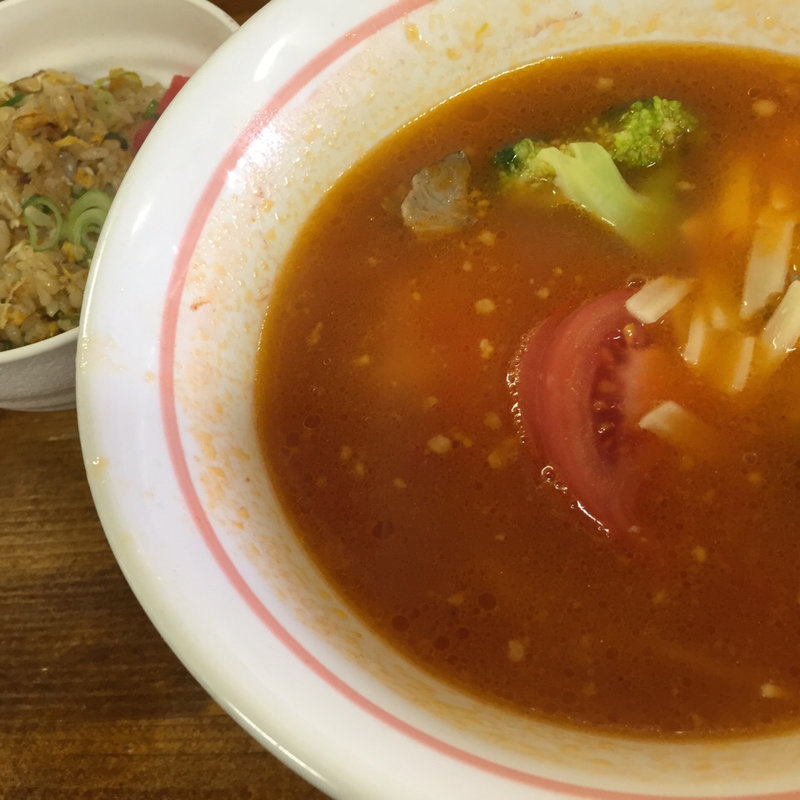 あか(トマトラーメン)(のぉくれ )