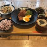 沖縄ごはん定食(カフェ三三五五)
