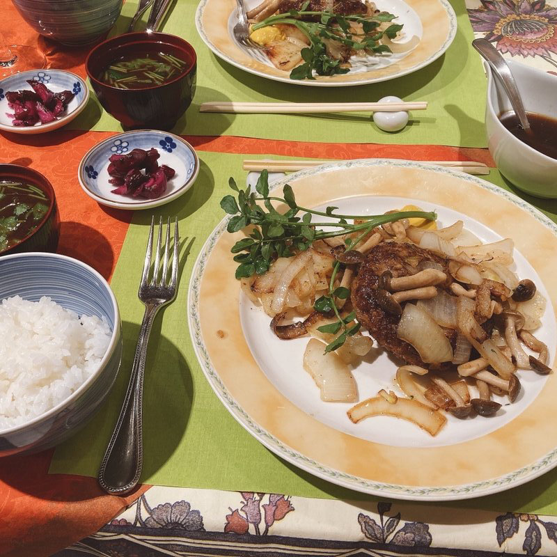 自慢の炭火焼きハンバーグステーキ(花乃碗)