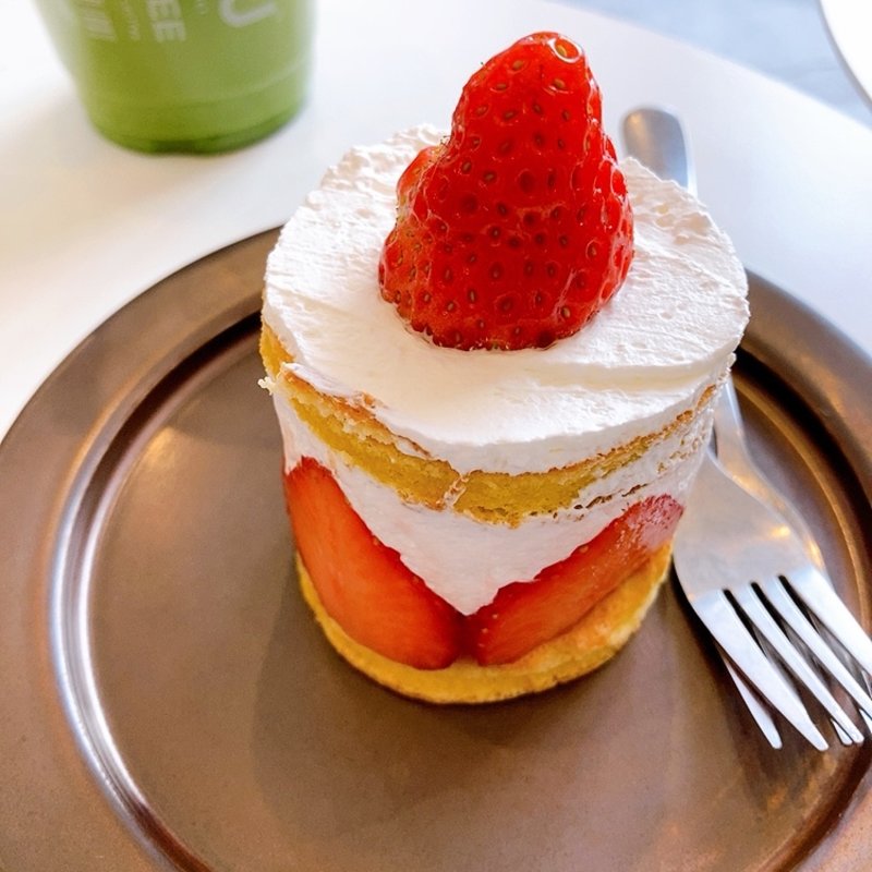 イチゴのケーキ(HIJCOFFEE)