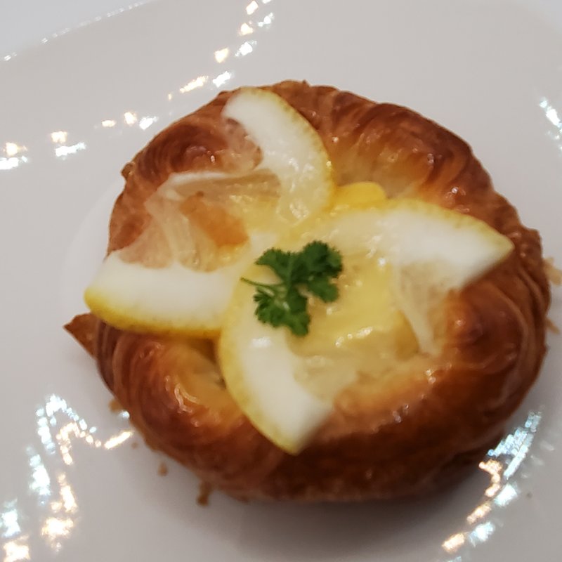 湘南ゴールドのクリームチーズデニッシュ(モキチベーカー＆スイーツ)