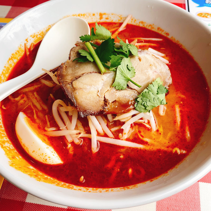 トムヤムラーメン(タイ屋台料理 ティーヌン 市ヶ谷店)