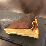 バスクチーズケーキ(笄軒 （コウガイケン）)