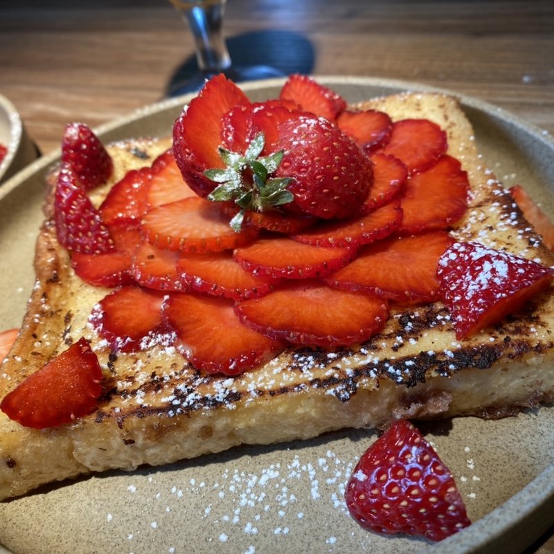 いちごフレンチトースト(CAFE & BAR LIP)