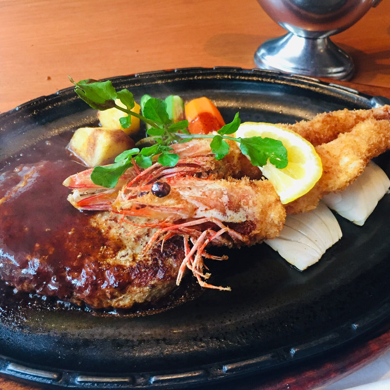 海老フライとハンバーグ ミックス(ステーキハウス藤安)