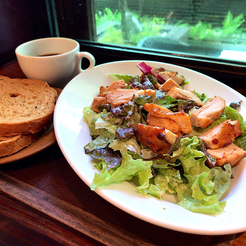 チキンシーザーサラダ(バルマルシェ コダマ エキュート品川店)
