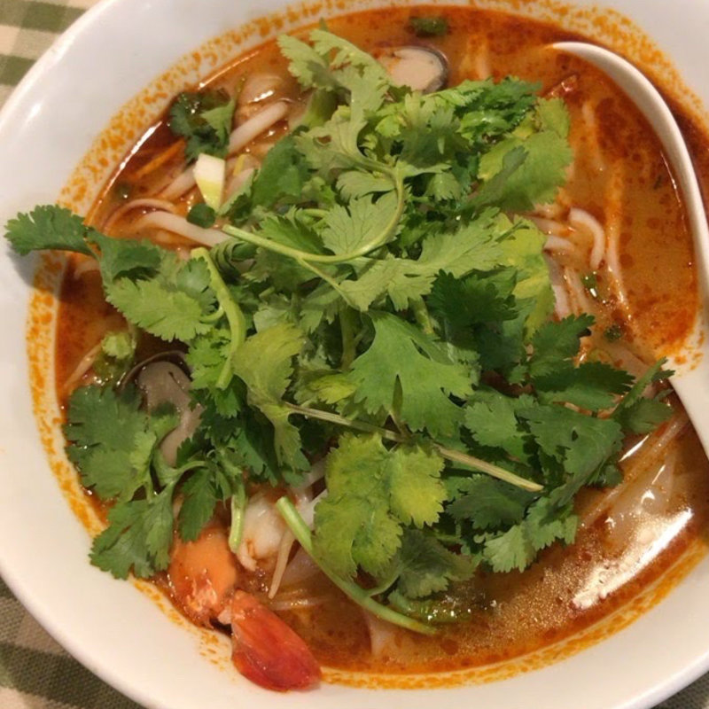 トムヤムヌードル(タイ屋台料理 ティーヌン 飯田橋ラムラ店)