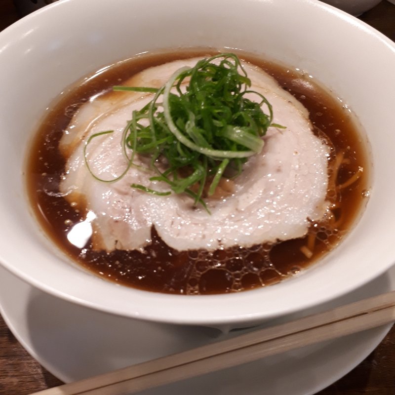 醤油ラーメン(鳴龍 （NAKIRYU）)